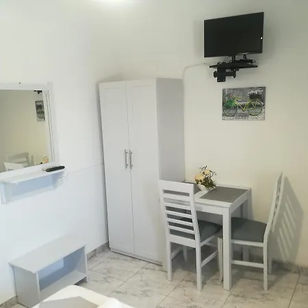 Venus De Milo * אדאמאס