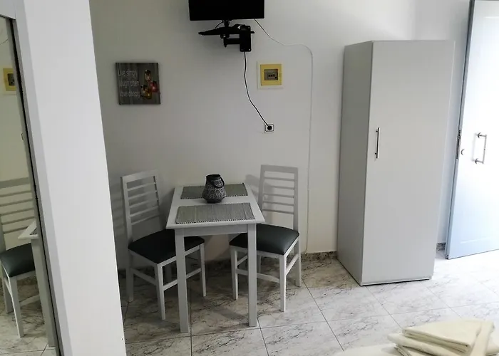 Venus De Milo 公寓 *